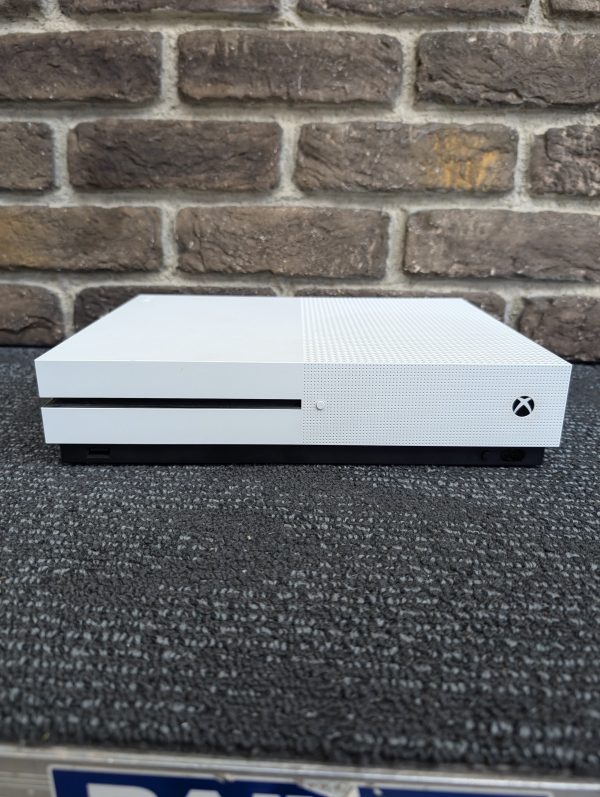 Microsoft Xbox One S - Image 3