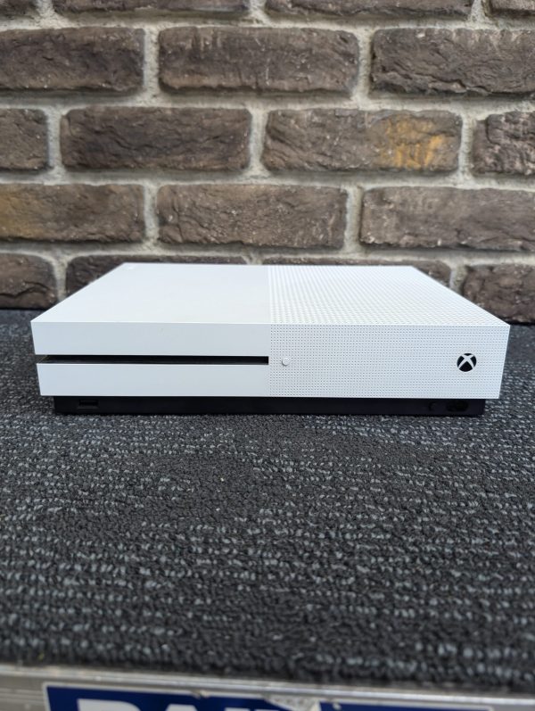 Microsoft Xbox One S - Image 9