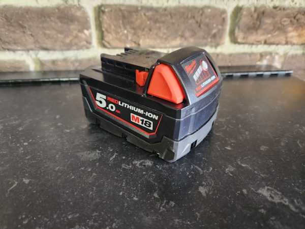 Milwaukee 18v 5ah Battery - HL22677 - Image 6