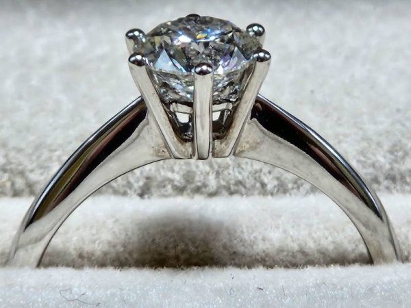 18ct White Gold Diamond Engagement Ring With GIA Report - HL21844 - Image 16