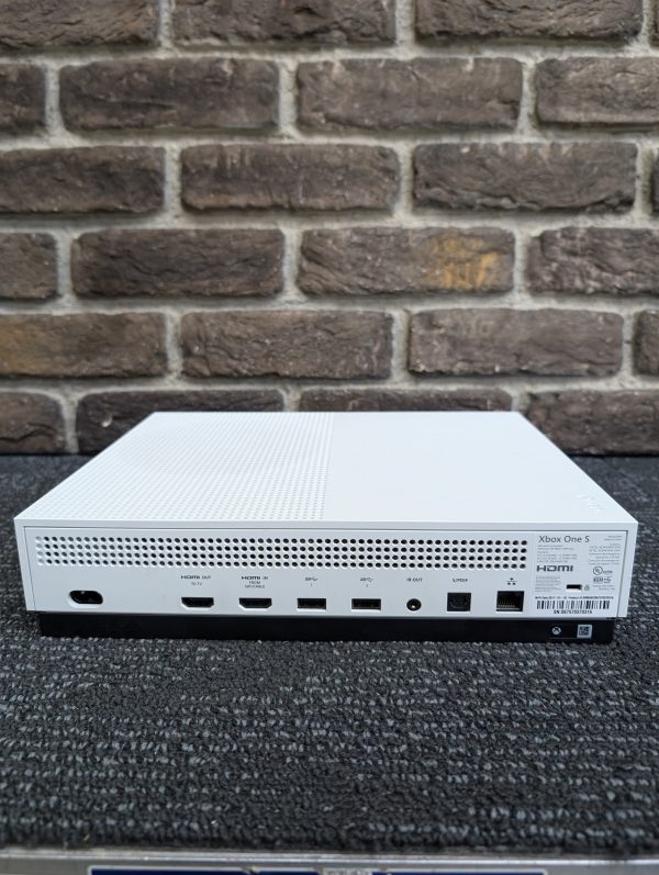 Microsoft Xbox One S - Image 4
