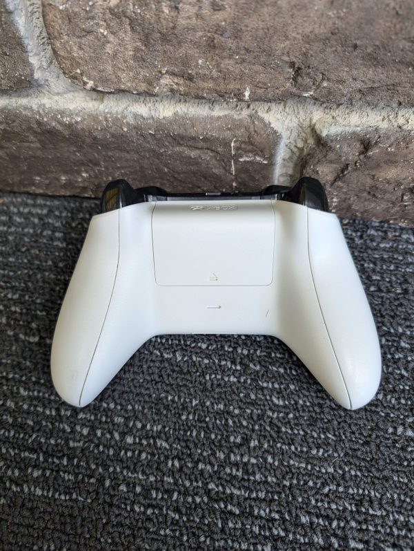 Microsoft Xbox One S - Image 12