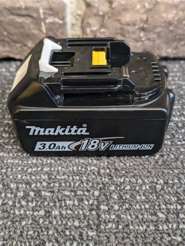 Makita Charger and battery - LG23525 - Image 6