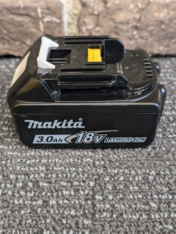 Makita Charger and battery - LG23525 - Image 14