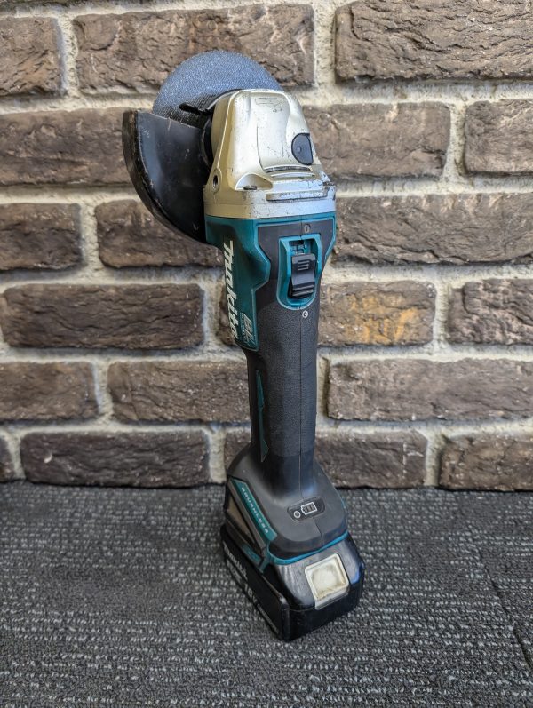 Makita 18V Grinder and Battery - Image 2