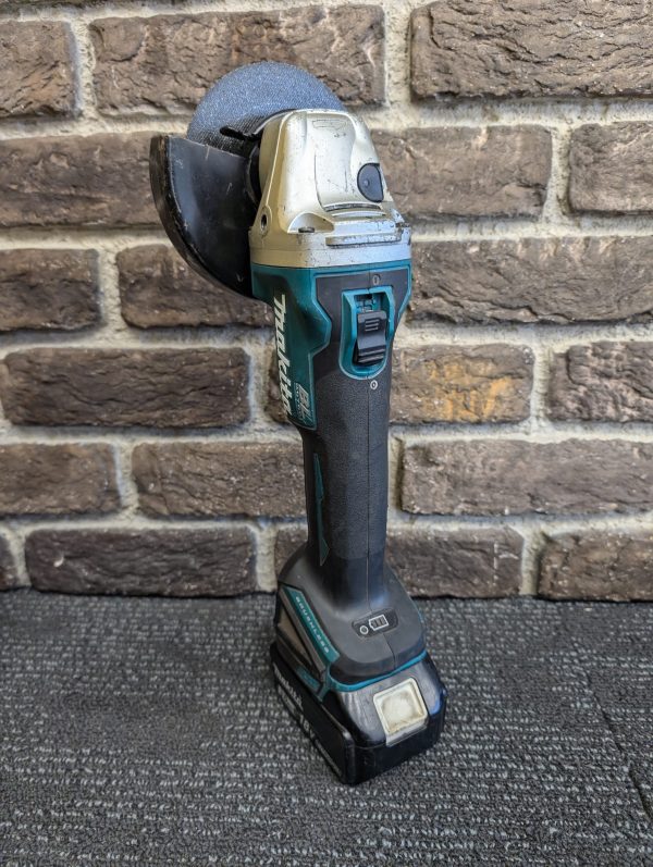 Makita 18V Grinder and Battery - Image 6