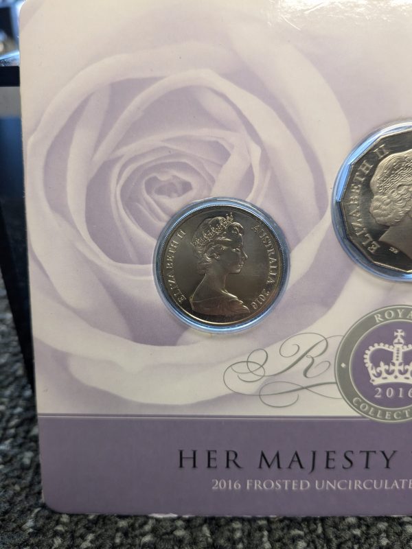 HER MAJESTY THE QUEEN 90TH BIRTHDAY 2016 COIN SET - LG22760 - Image 10
