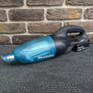 Makita Vacuum and Battery