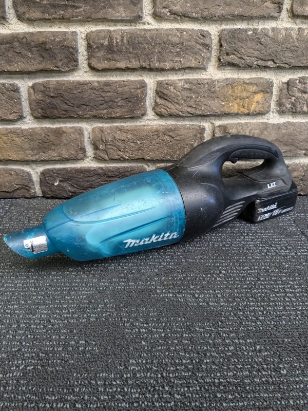 Makita Vacuum and Battery