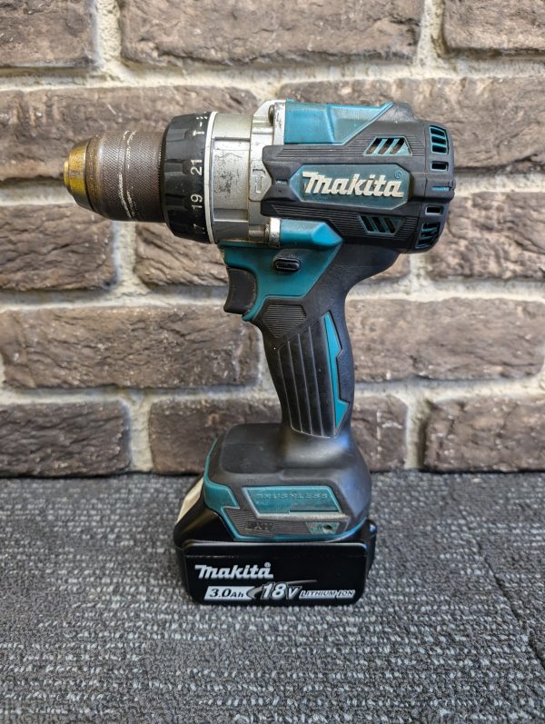 Makita Drill and Battery - Image 2