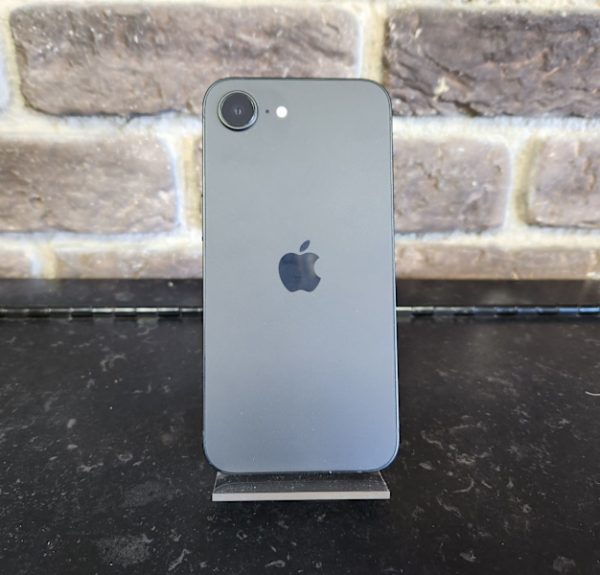 Apple IPhone 16e 126GB Smart Phone - HL22901 - Image 9
