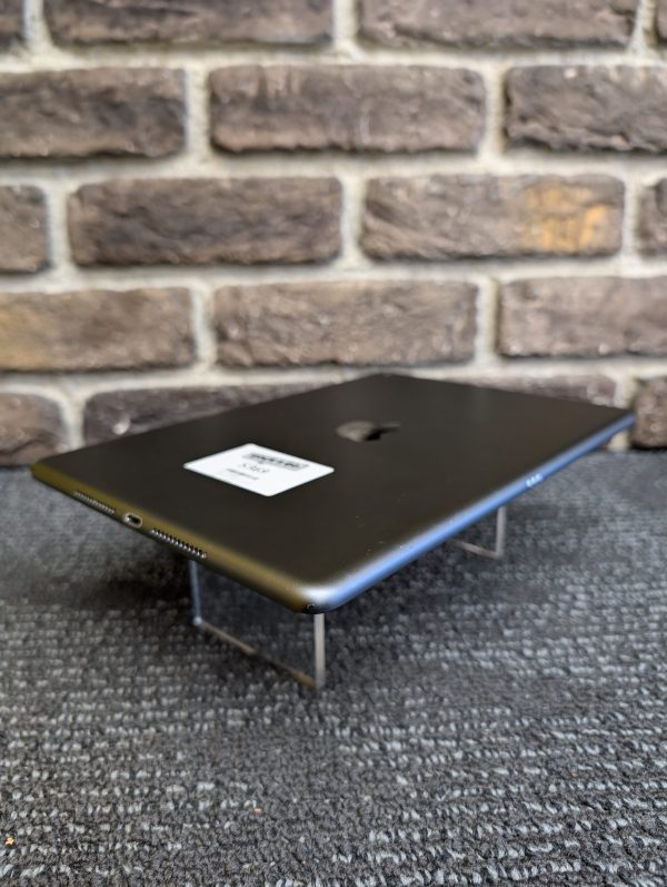 Apple iPad 9th Gen - Image 12