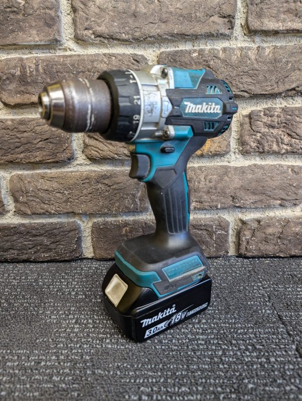 Makita Drill and Battery - Image 7