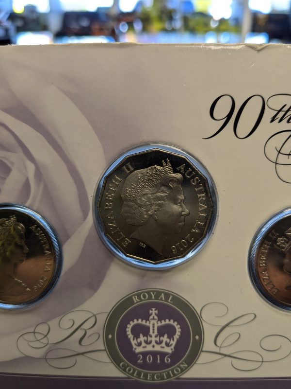 HER MAJESTY THE QUEEN 90TH BIRTHDAY 2016 COIN SET - LG22760 - Image 11