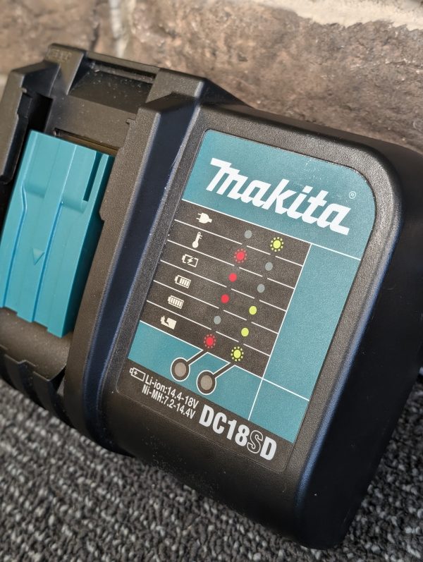 Makita Charger and battery - LG23525 - Image 4