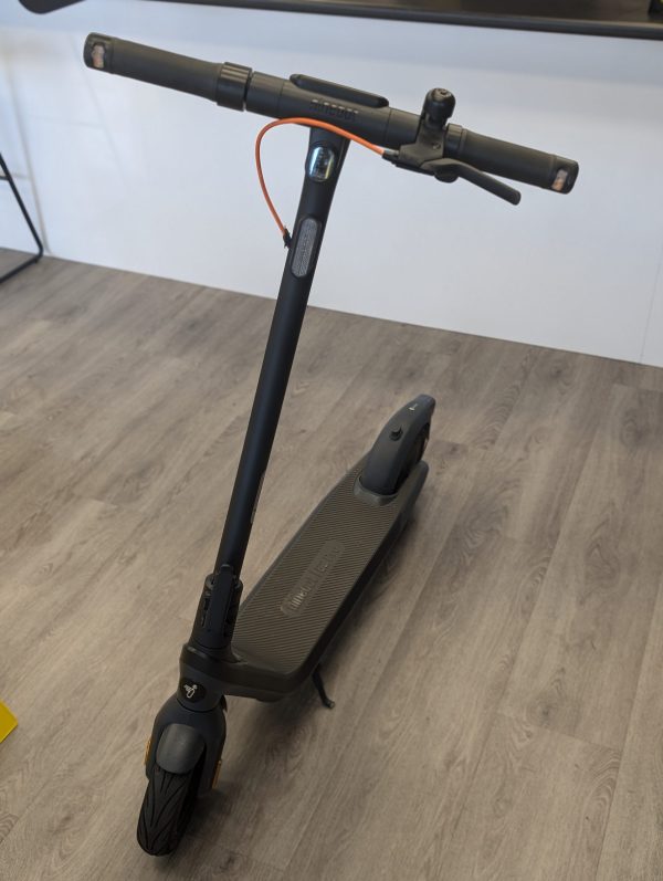 Ninebot Electric Scooter - LG23726 - Image 10