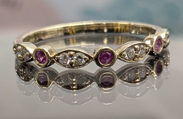 9ct Gold Diamond & Red Gem Stacker Ring - LG23249