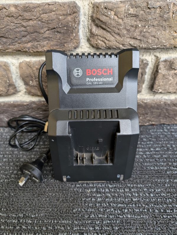 Bosch 18V Battery Charger - Image 2