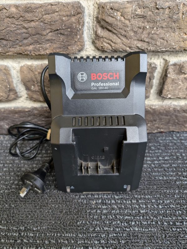Bosch 18V Battery Charger - Image 5