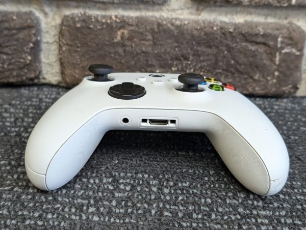 MICROSOFT XBOX SERIES X/S WIRELESS CONTROLLER - LG23515 - Image 6
