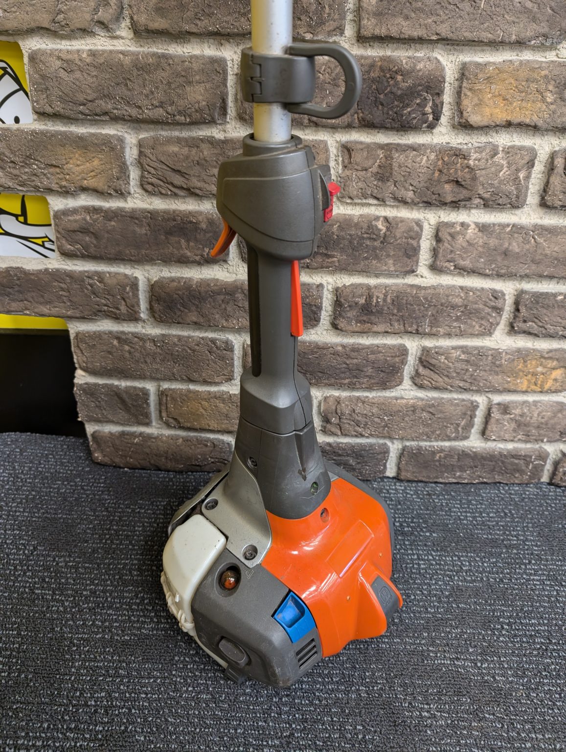Husqvarna Whipper Snipper 525LST - Hock and Go