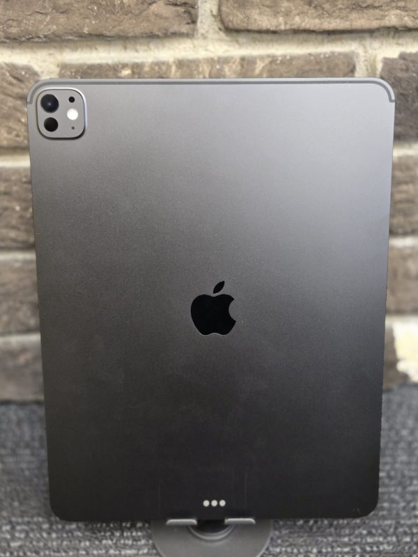 Apple iPad Pro - LG24185 - Image 15