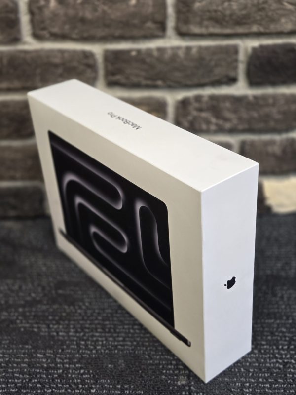 Apple Macbook Pro - LG24184 - Image 8