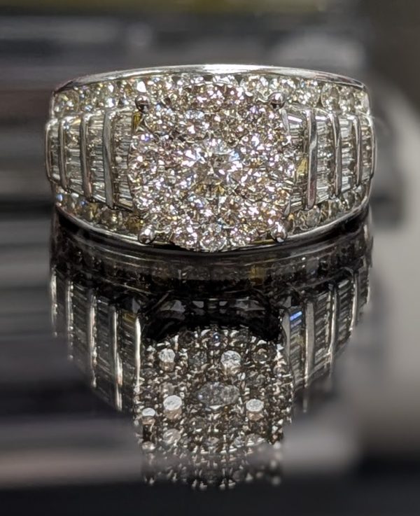 9ct White Gold Diamond Cluster Ring w/ Valuation - LG17875 - Image 13