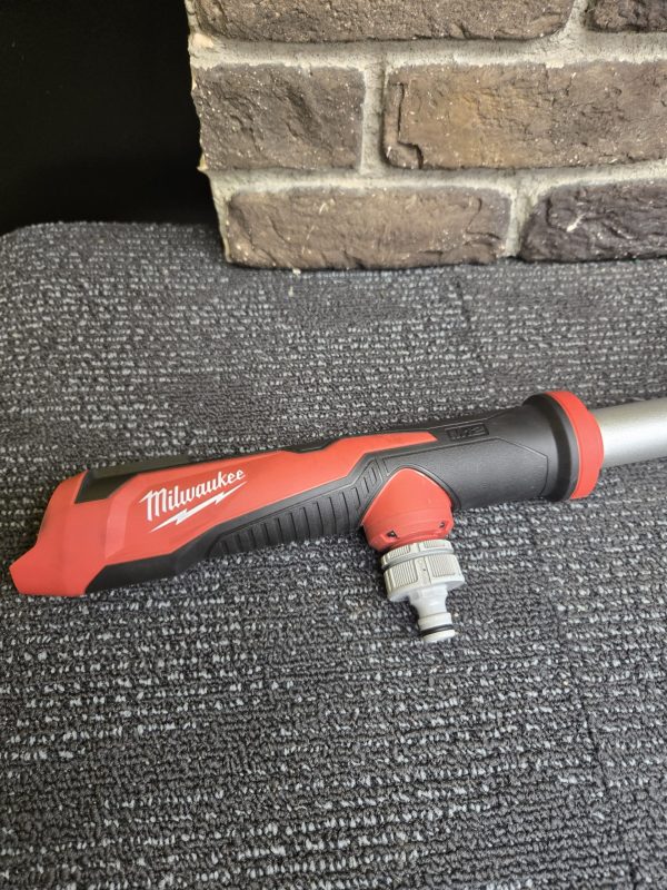 Milwaukee 12V Water Transfer Pump - 24412 - Image 9