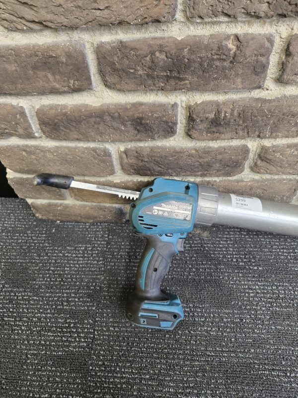 Makita Caulking Gun (Skin only) - 24372 - Image 9