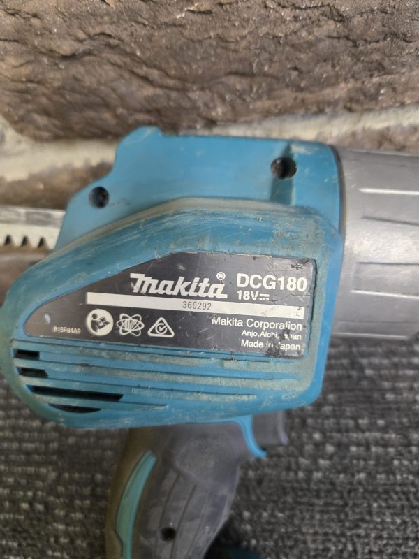 Makita Caulking Gun (Skin only) - 24372 - Image 10