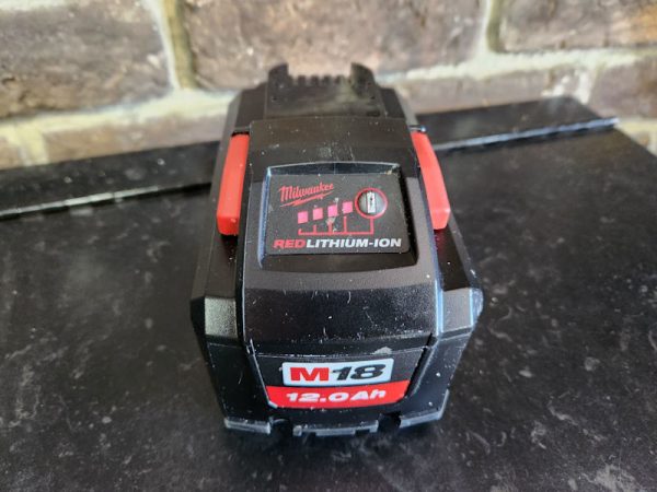 Milwaukee 18v 12ah Battery - HL23869 - Image 7