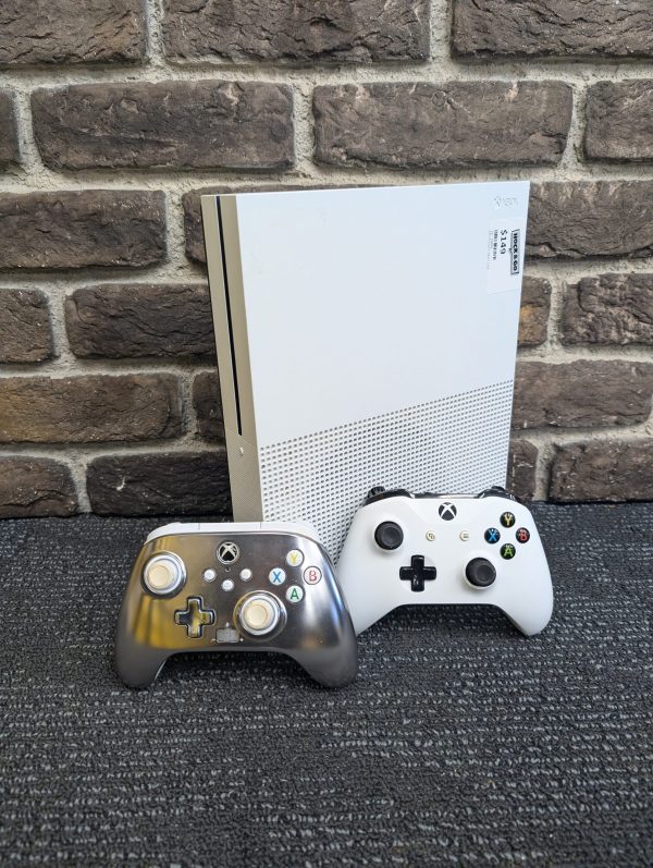 Microsoft Xbox One S - Image 6