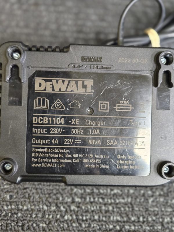 DEWALT 12/18V BATTERY CHARGER - LG24154 - Image 2