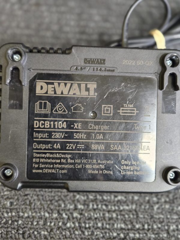 DEWALT 12/18V BATTERY CHARGER - LG24154 - Image 6
