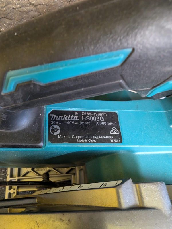 Makita XGT 40V Circular Saw (Skin only) - Image 8