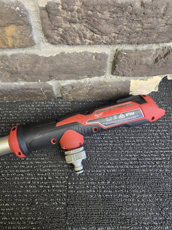 Milwaukee 12V Water Transfer Pump - 24412 - Image 3