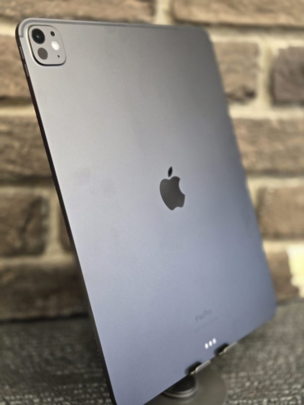 Apple iPad Pro - LG24185 - Image 16