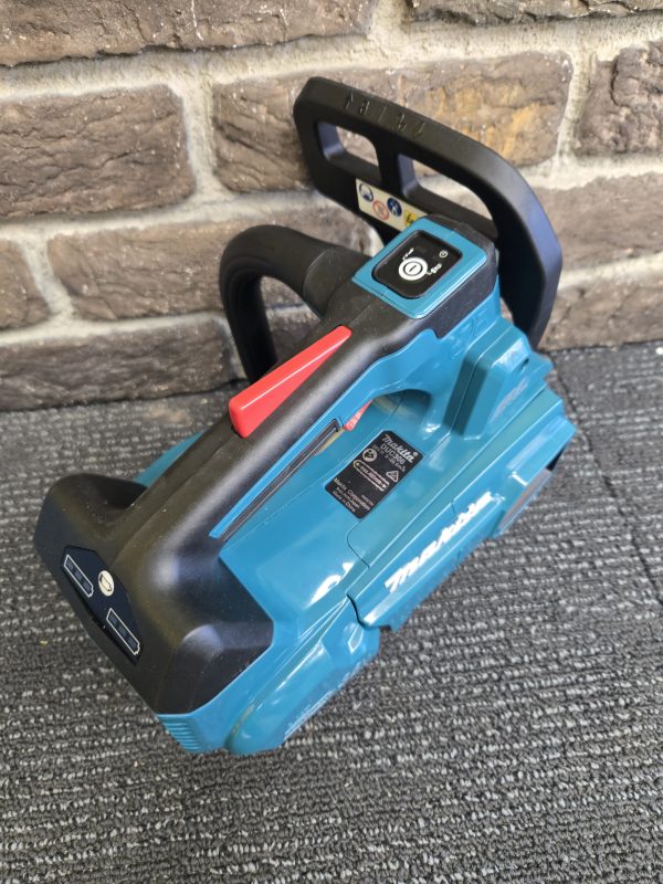 Makita 18V 300mm Chainsaw (Skin only) - 24259 - Image 5