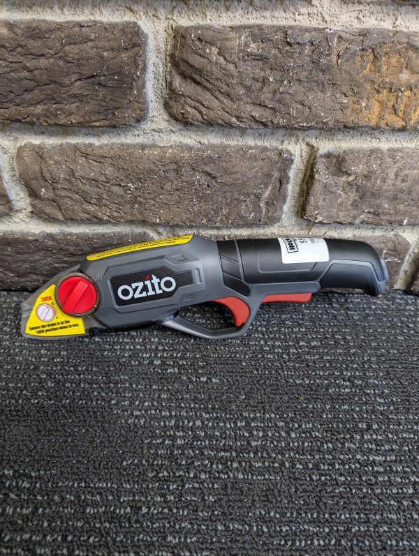Ozito Pruning Saw