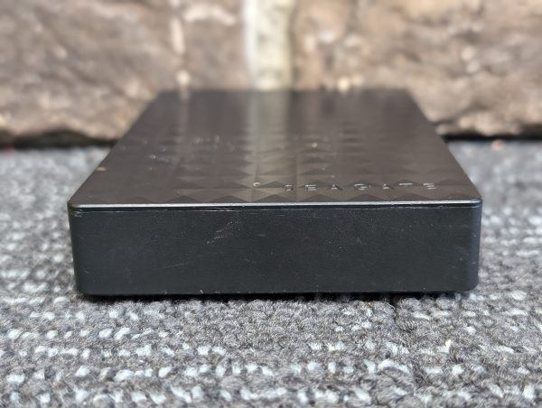 Seagate 4TB Hard Drive - Image 3