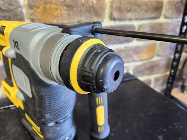 DeWalt 18v Brushless Rotary Hammer Skin Only - HL23749 - Image 6