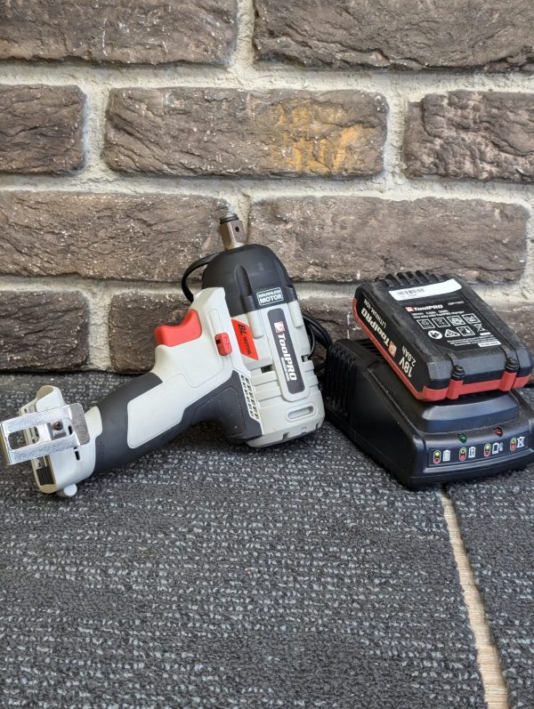 TOOL PRO IMPACT WRENCH. 2AH BATTERY AND CHARGER - LG24842 - Image 7