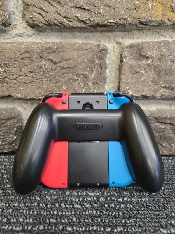 NINTENDO SWITCH JOYCONS & CONTROLLER BUNDLE - 25054 - Image 9