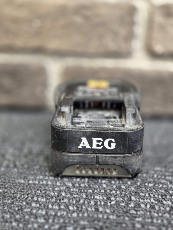 AEG 18V 5AH BATTERY - LG25049 - Image 9