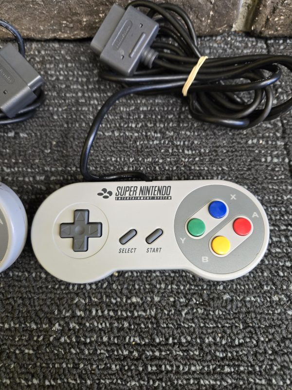 Super Nintendo Console Bundle - 24300 - Image 7