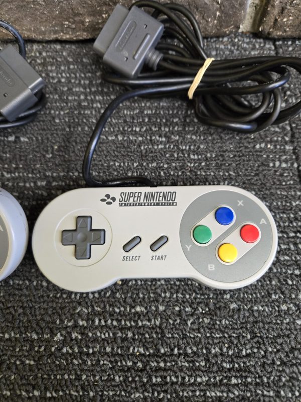 Super Nintendo Console Bundle - 24300 - Image 17