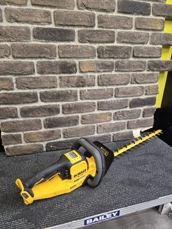 DeWALT 54V Hedge Trimmer (Skin only) - 24453 - Image 10