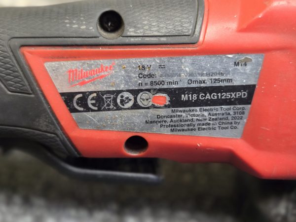 MILWAUKEE GRINDER - LG24106 - Image 9