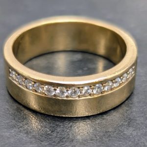 Unisex 9ct Yellow Gold Diamond Wedding / Anniversary Ring - LG165